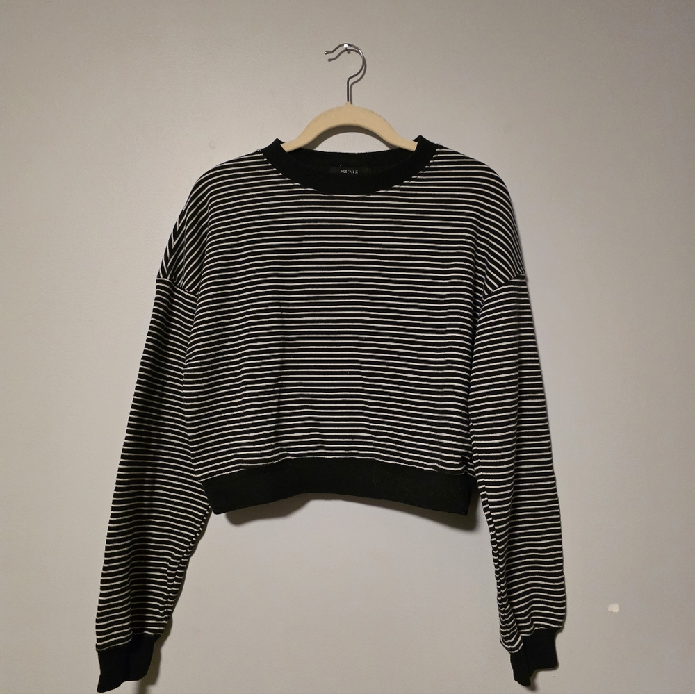 Striped Black & White Cropped Long-Sleeve Crewneck